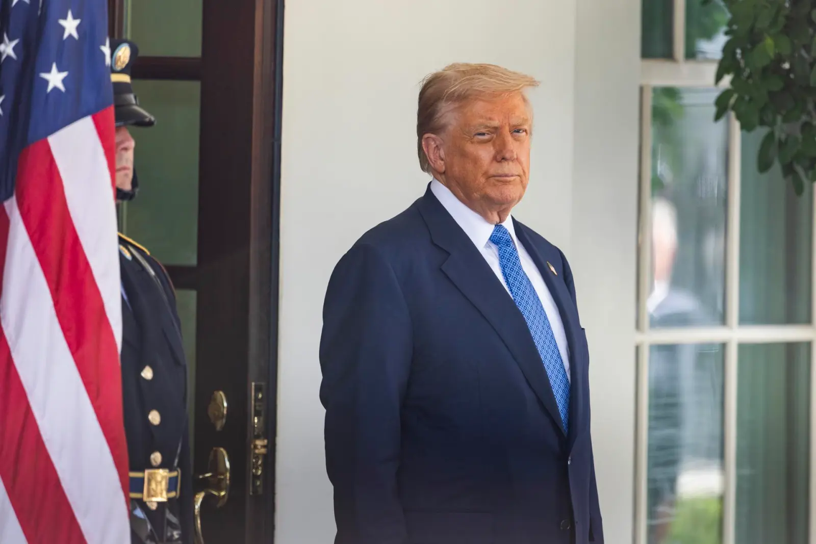 Trump defiende enviar tropas a atacar a los cárteles de la droga para “proteger” a EE.UU.