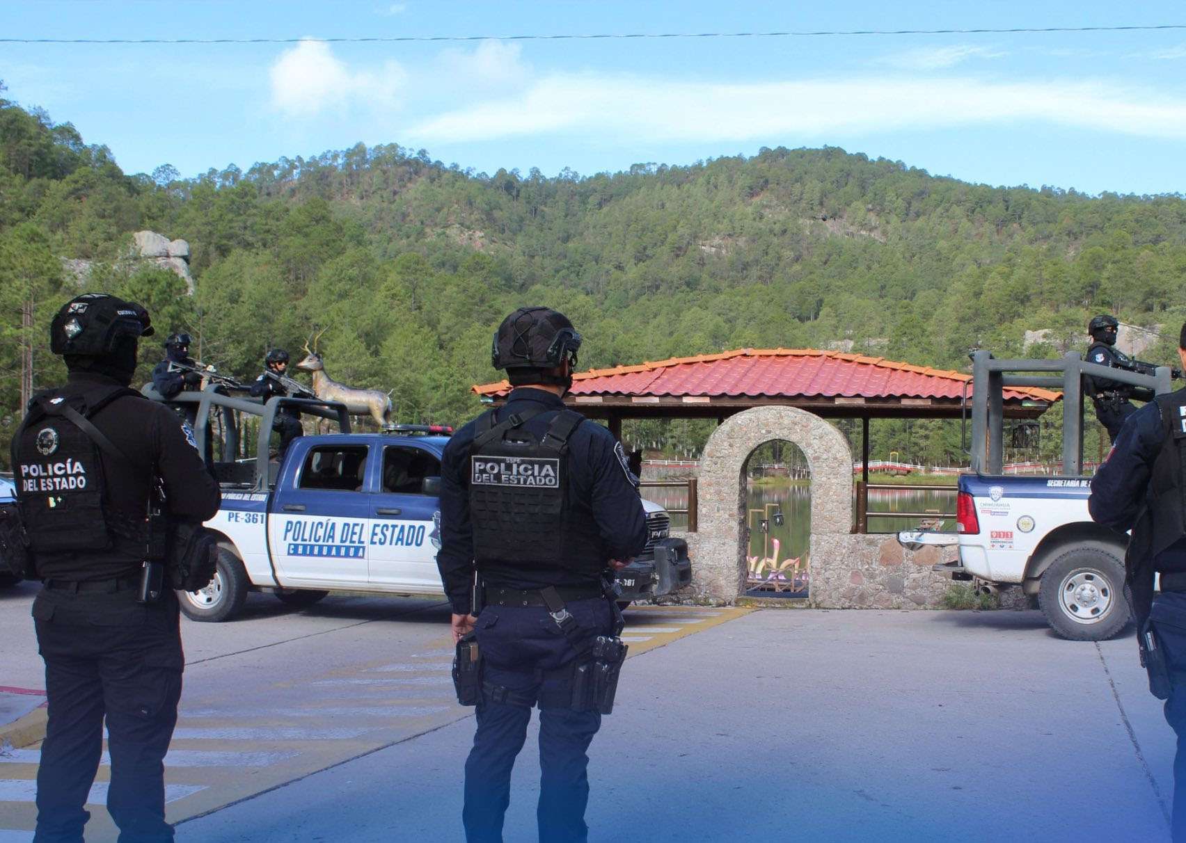 Trasladan a la capital a estatales tableados por malandros en Balleza