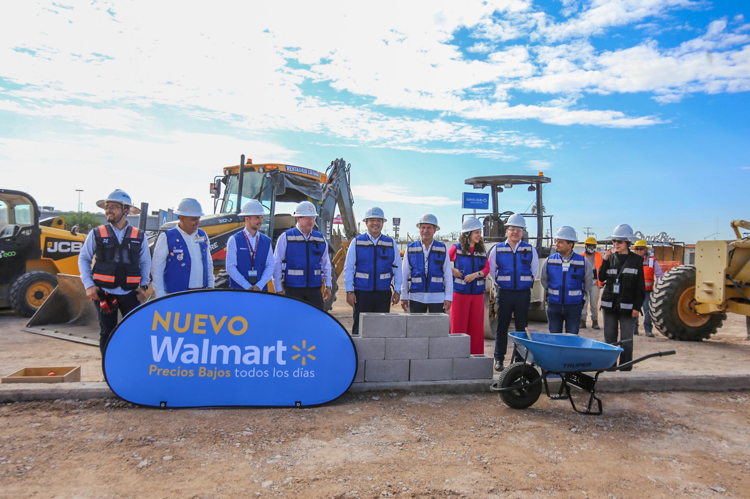 Colocan primera piedra del nuevo Walmart con inversión de 240 millones de pesos
