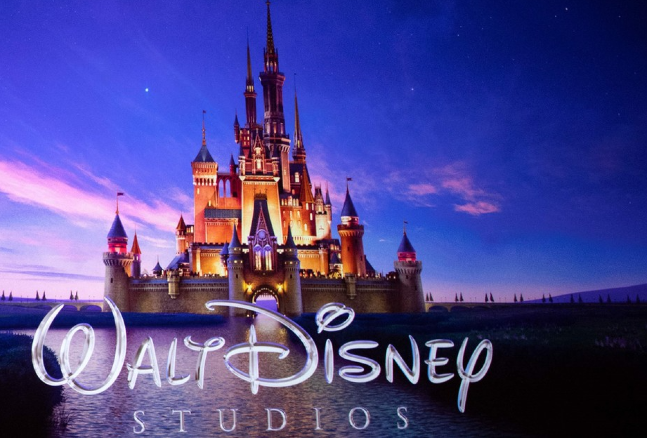 Gana Disney denuncia vs empresa por vender juguetes de Frozen y Mickey Mouse