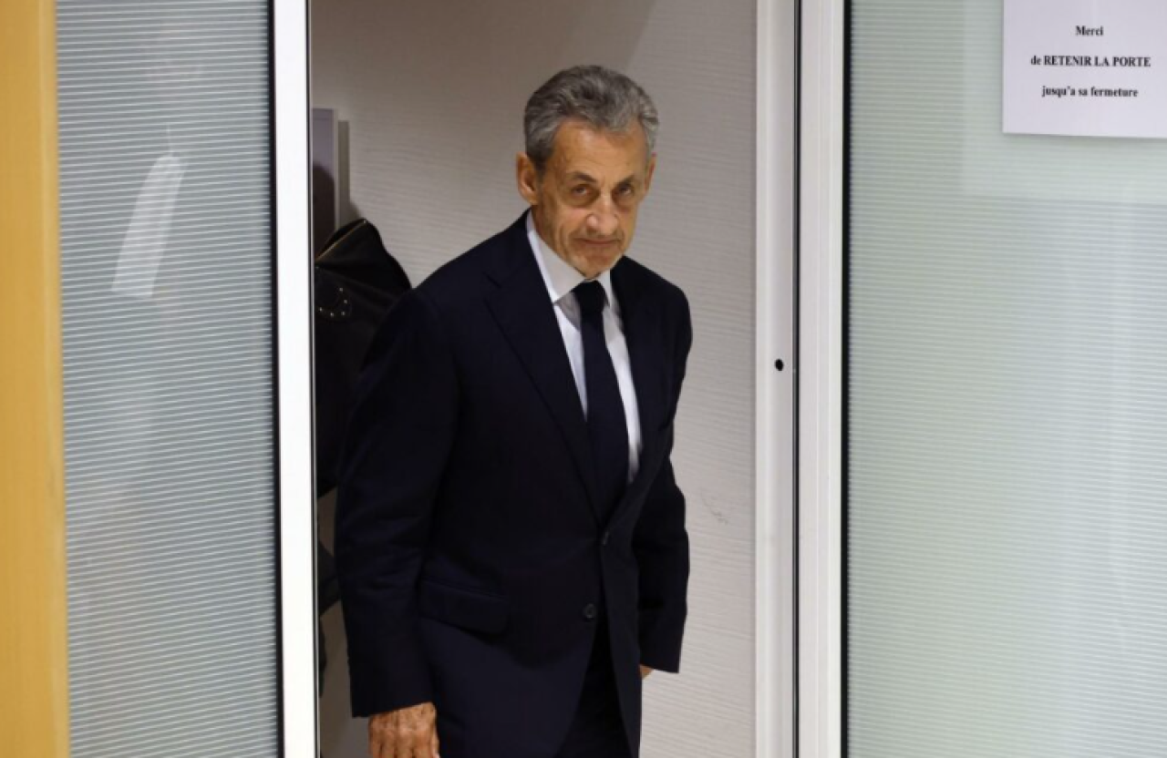 Condenan a Nicolas Sarkozy, expresidente de Francia a cinco años de cárcel