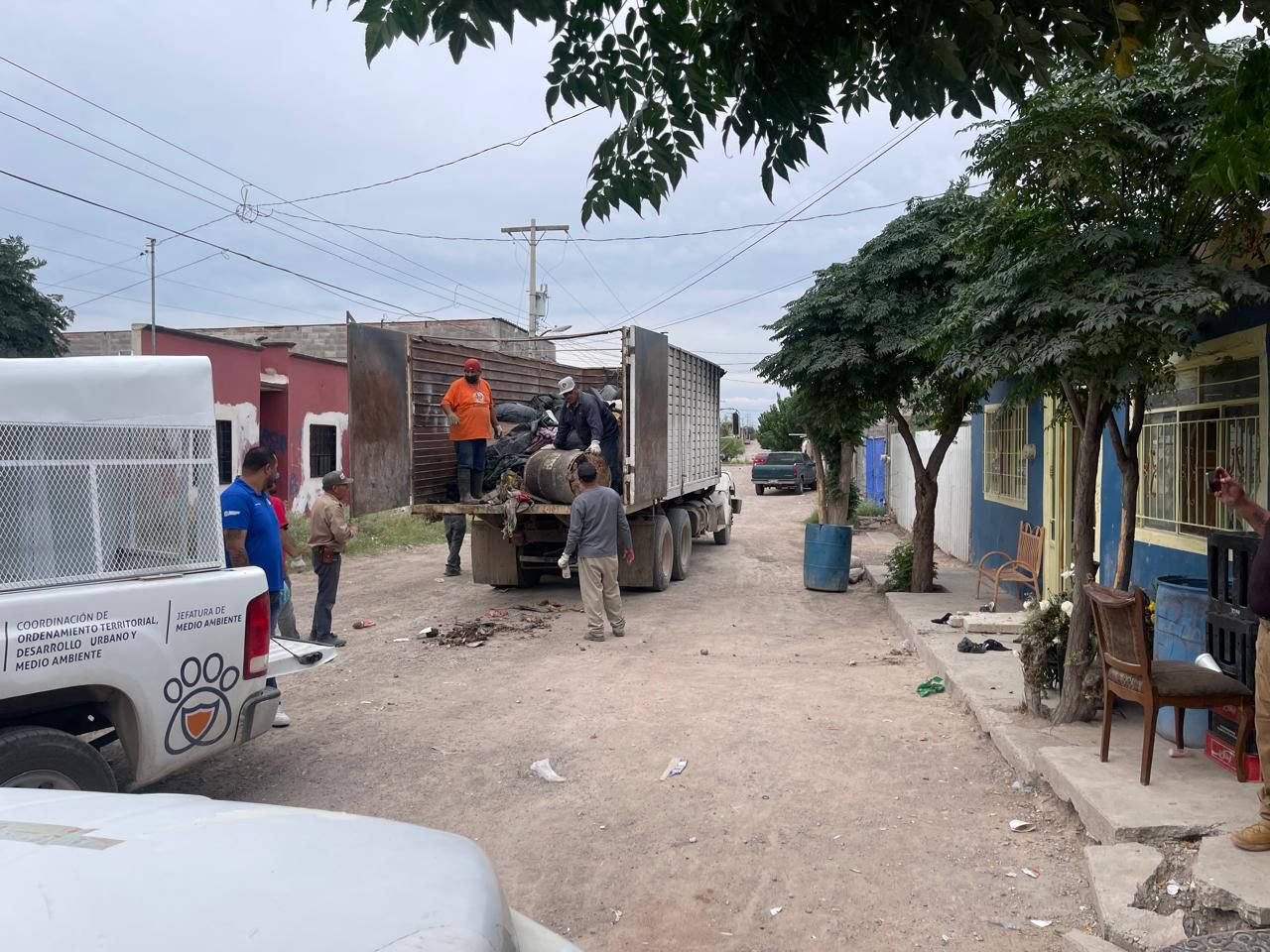 Recolectan 10 toneladas de tiliches y fumigan 175 viviendas en jornada de salud pública