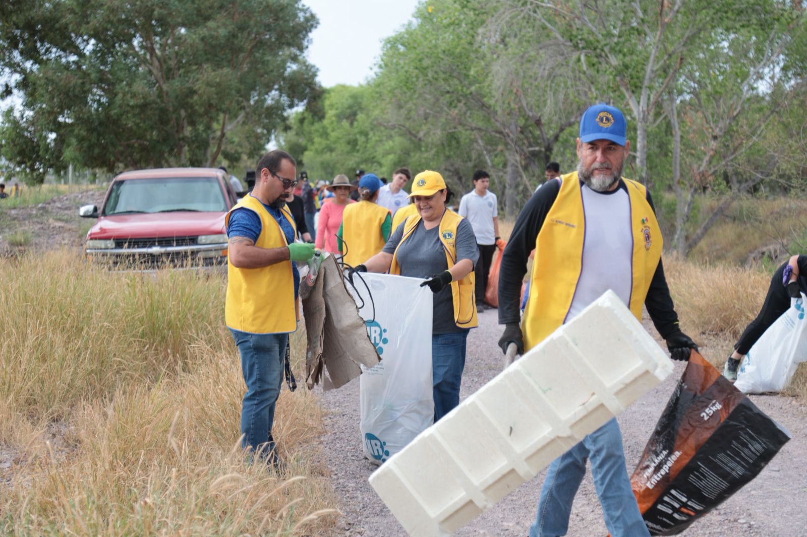 Realizan jornada de limpieza en Delicias por el Día Internacional del Medio Ambiente