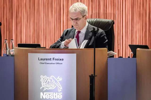 Despiden a director de Nestlé por mantener romance con empleada