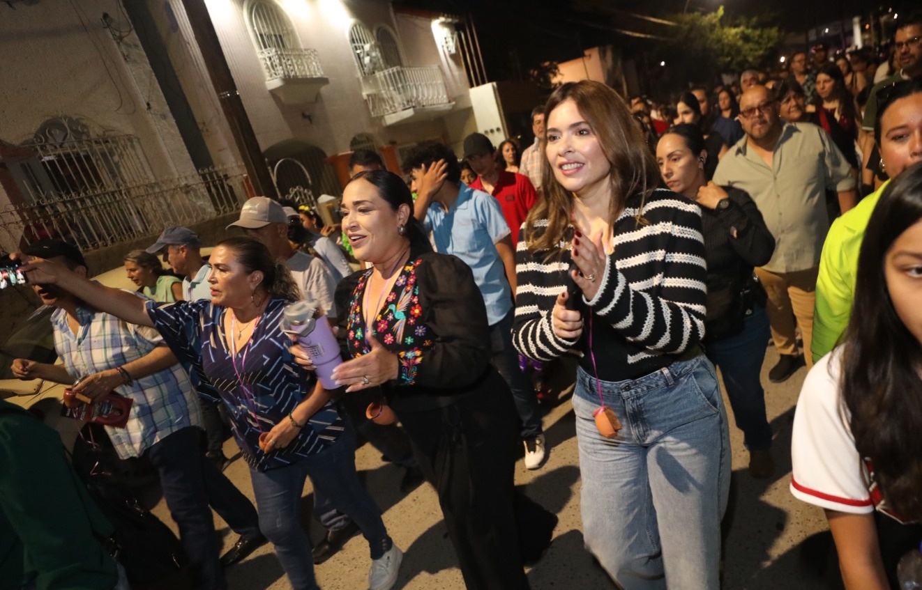 Juarenses disfrutan de callejoneada en el marco de Juárez Juangabrielísimo