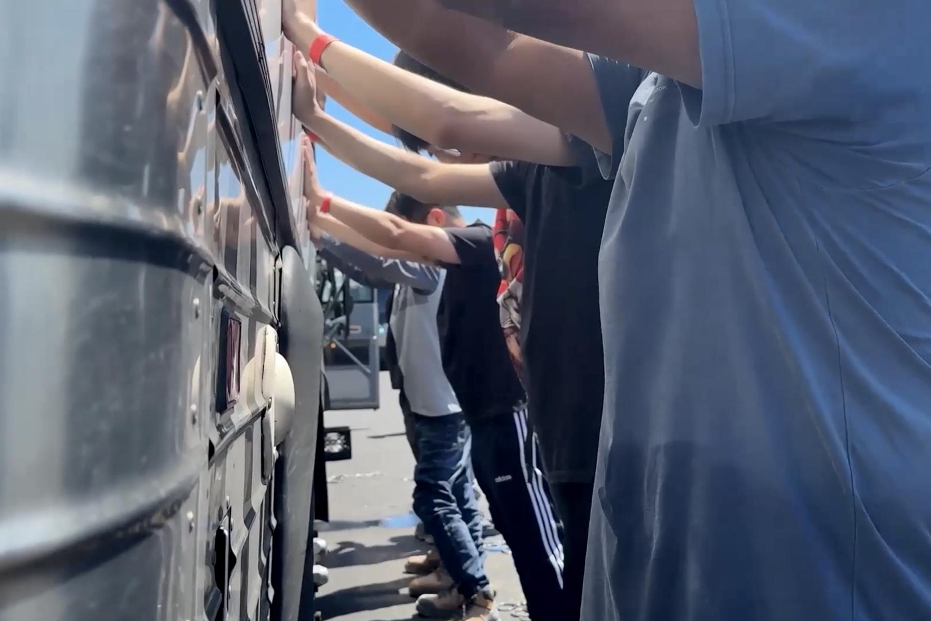 Más del 44 % de migrantes deportados por Arizona llevaban más de una década en EE.UU.