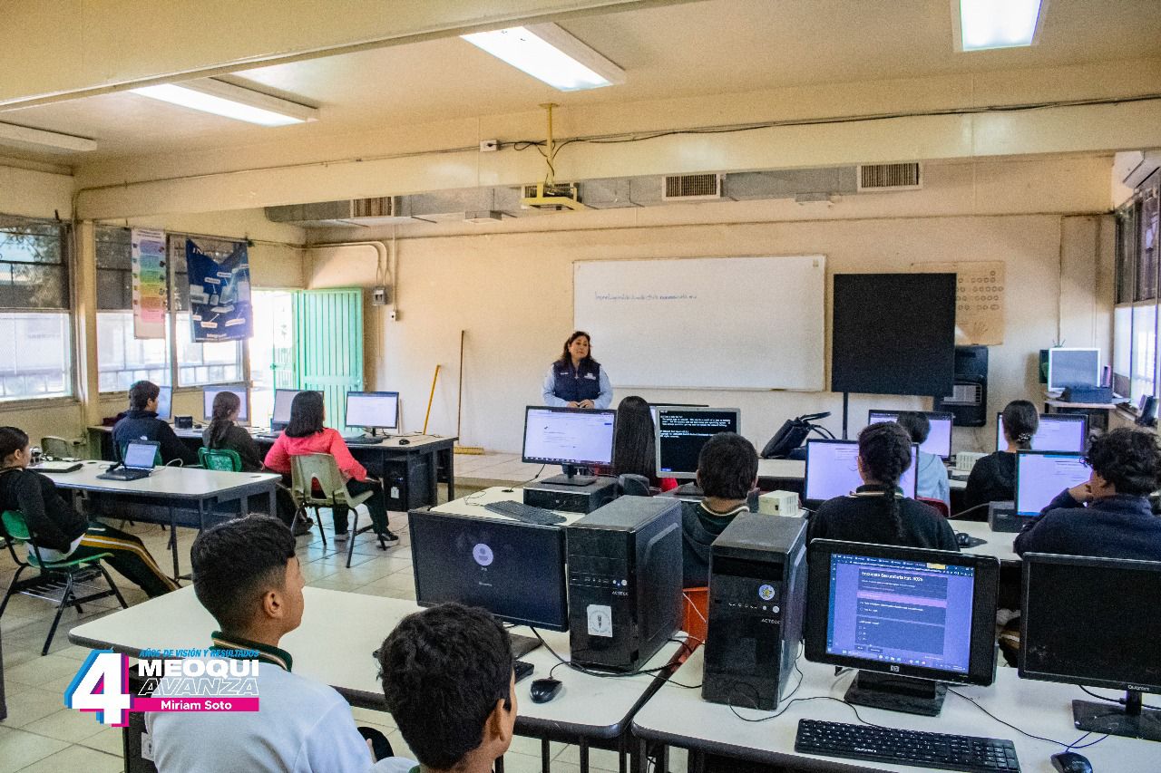 Refuerza apoyo Miriam a niños, niñas y adolescentes con programas de orientación y prevención durante año de Gobierno