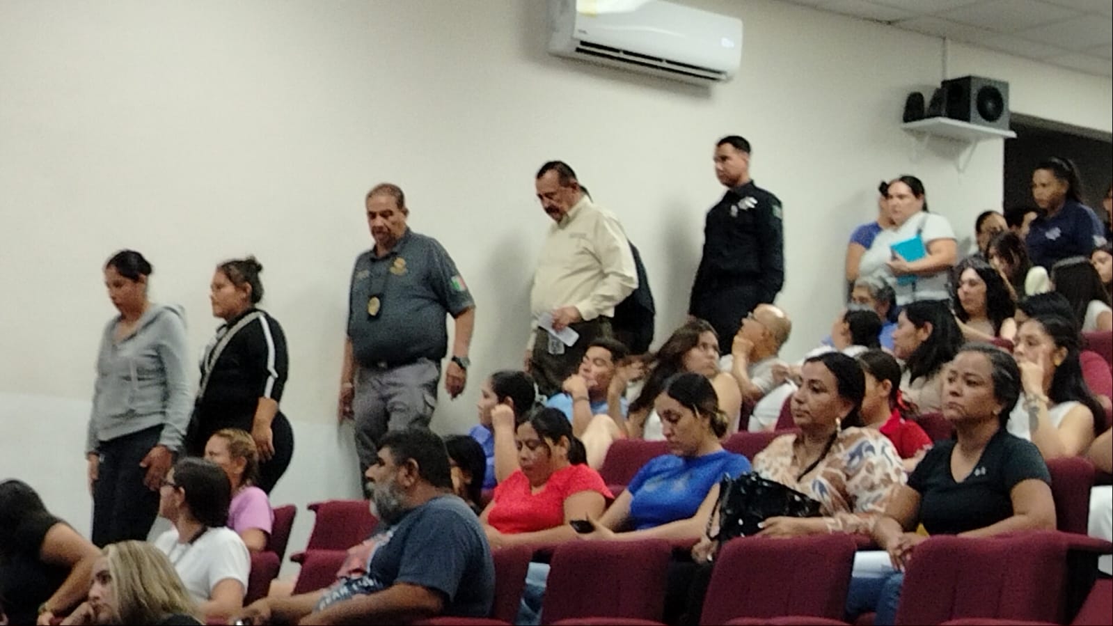 Confirman baja voluntaria de alumna agresora en la Técnica 52