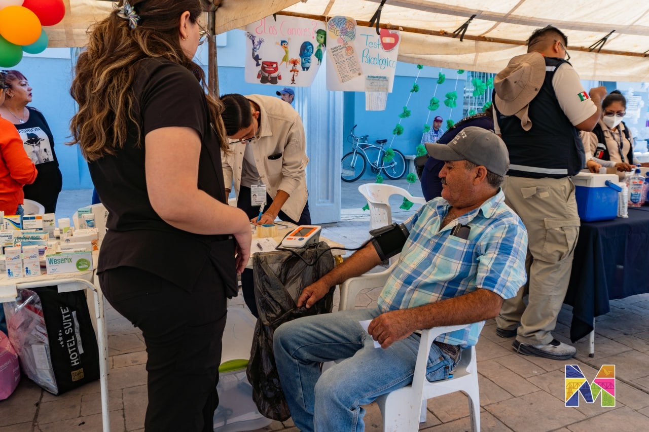 Aplican 100 vacunas contra Sarampión en Feria de Salud en Meoqui