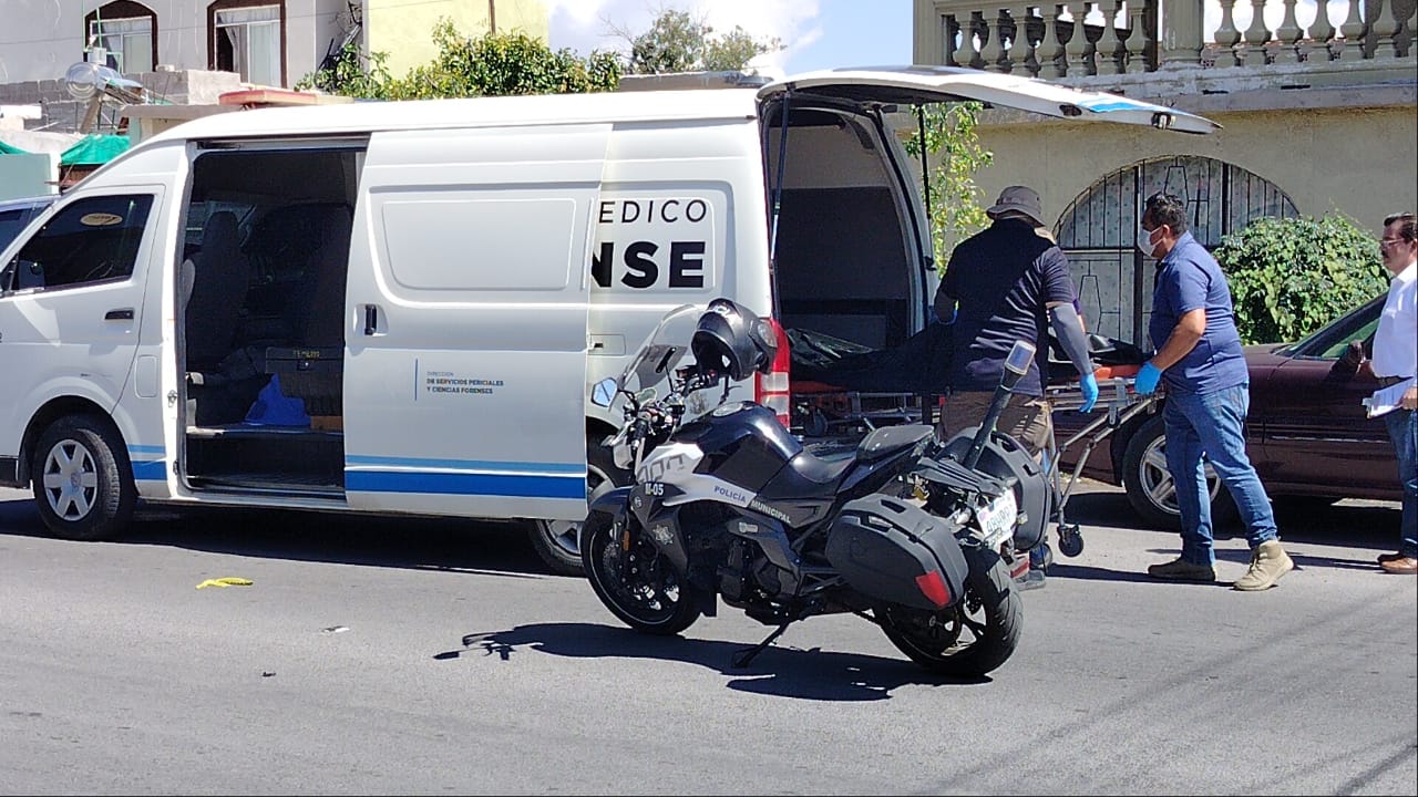 Hallan sin vida a abuelito en la banqueta en el sector poniente