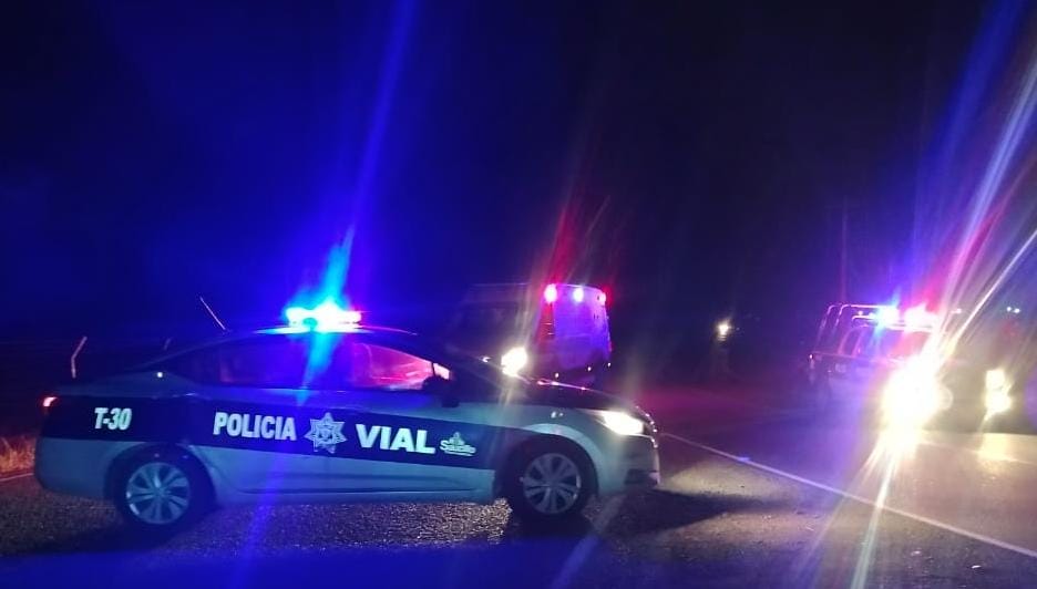 Choque con poste de CFE en la cordillera de Saucillo dejó sin luz a varias comunidades