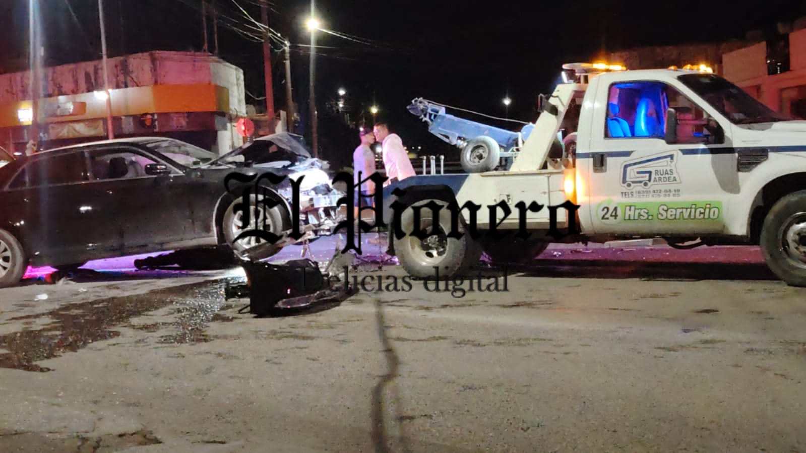 Trasladaban a mujer al centro médico y chocan en la Plaza Carranza; daños por 150 mil pesos