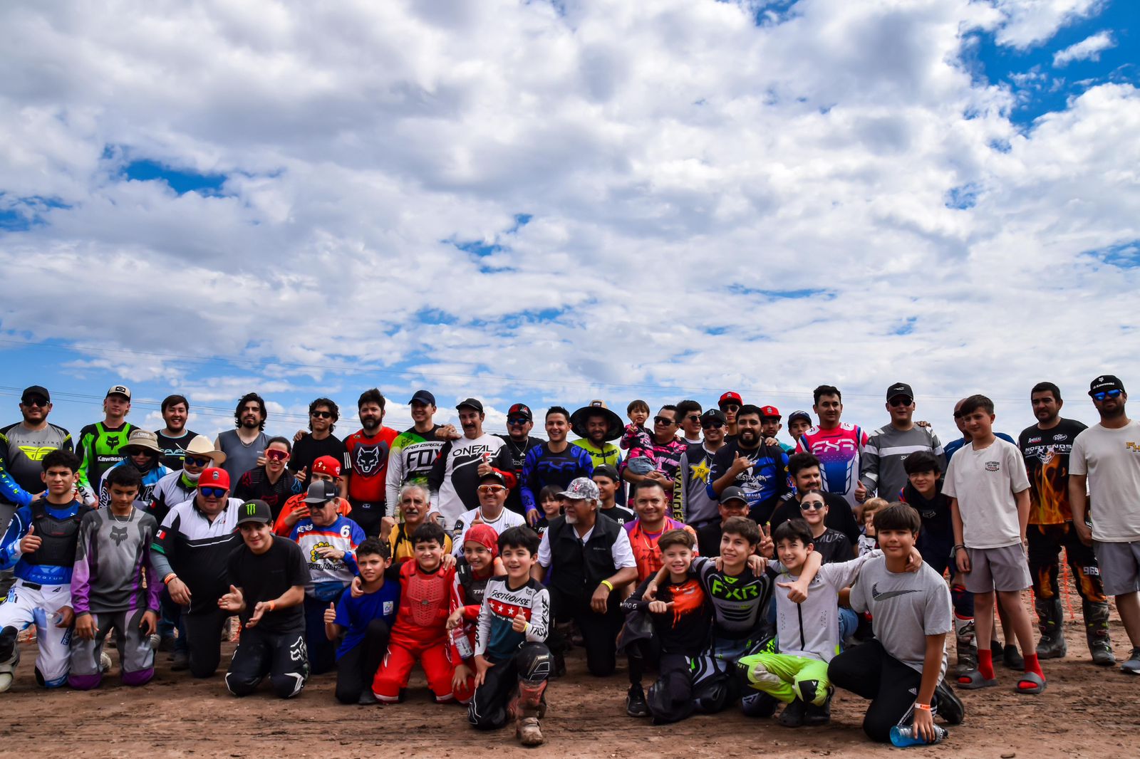 Encabeza Valenciano premiación del Motocross Estatal en Delicias