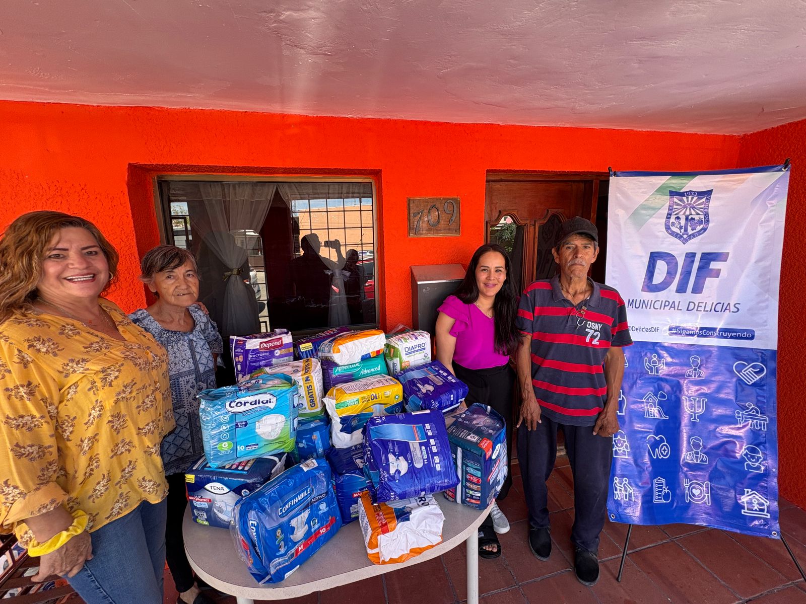 Entrega DIF Delicias pañales en Asilos e invita a la ciudadanía a sumarse a la campaña
