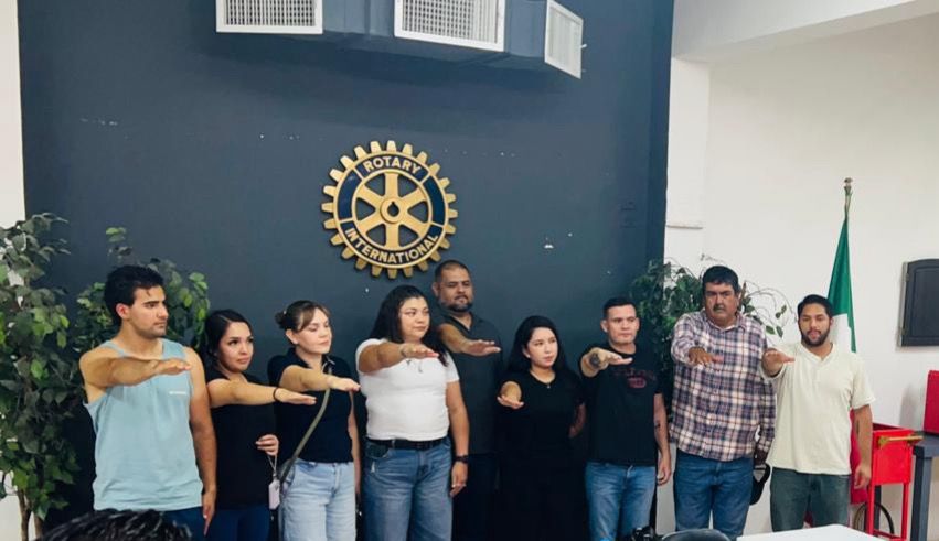 Club Rotario del Desierto da la bienvenida a nuevos socios y anuncia próximas actividades de ayuda social