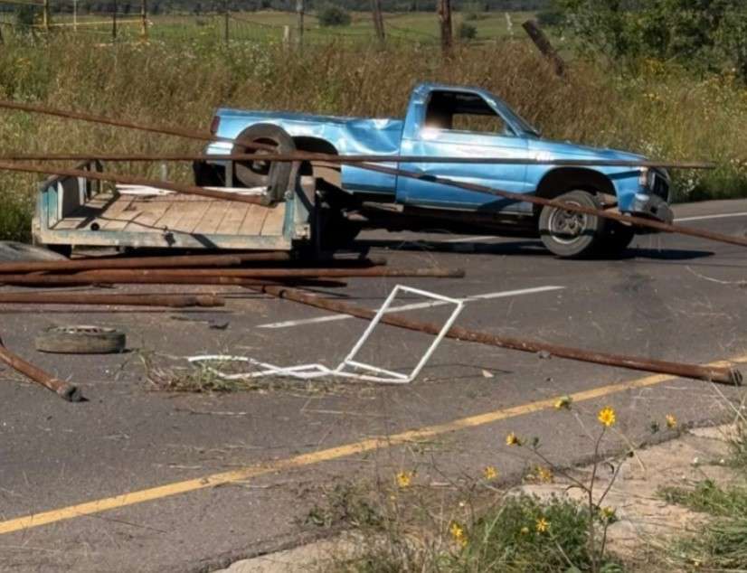 Mueren tres en choque volcadura cerca de La Junta
