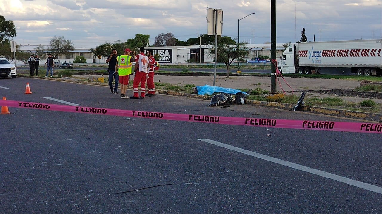 Muere motociclista en trágico accidente sobre la carretera federal