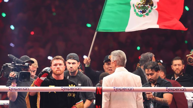 La fortuna que ganó Canelo Álvarez tras perder el título unificado de los supermedianos y el anillo “estilo Super Bowl” para Crawford