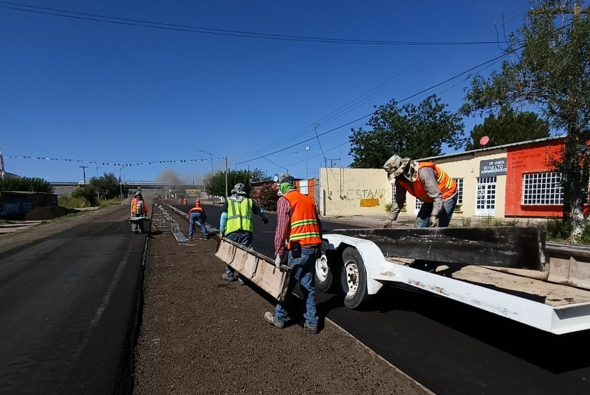 Al 95% reencarpetamiento del Acceso de Lázaro Cárdenas en Meoqui
