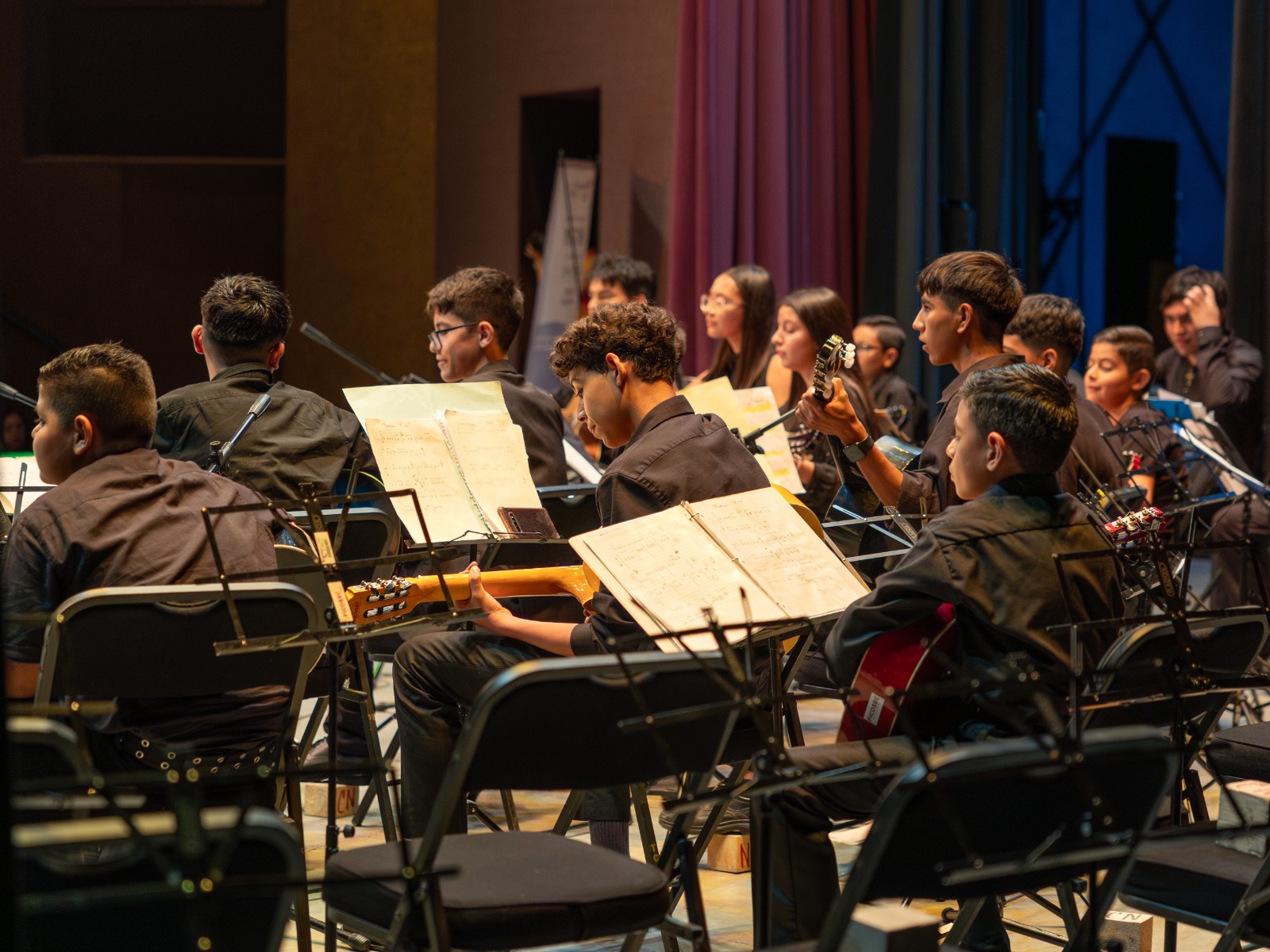 Construye Jesús Valenciano seguridad y tejido social con música y deporte en Delicias