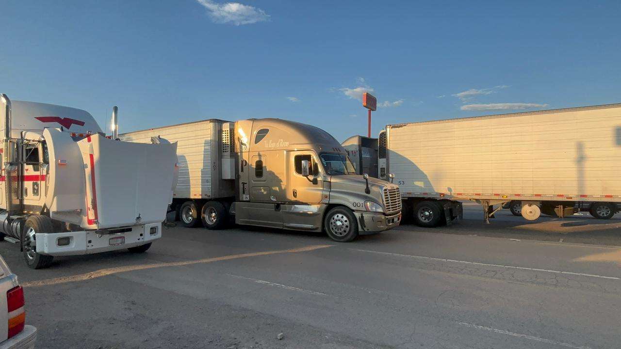 Quitan bloqueo transportistas de la carretera Chihuahua-Juárez