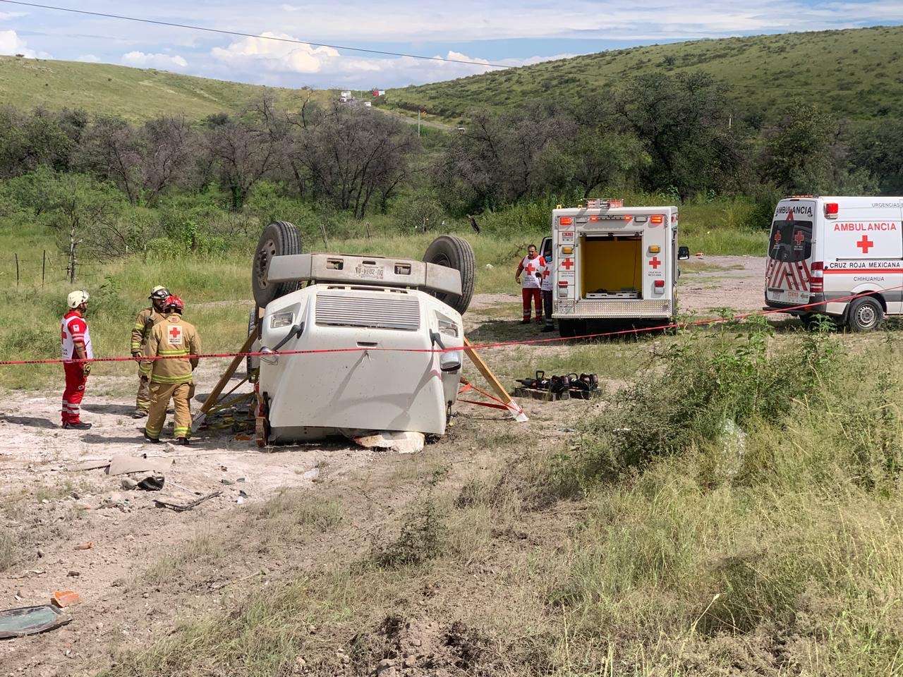 Muere trailero prensado en las Curvas del Perico