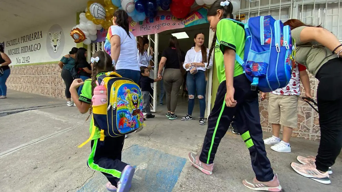 70 mil alumnos regresaron a las aulas en la entidad a partir de este lunes