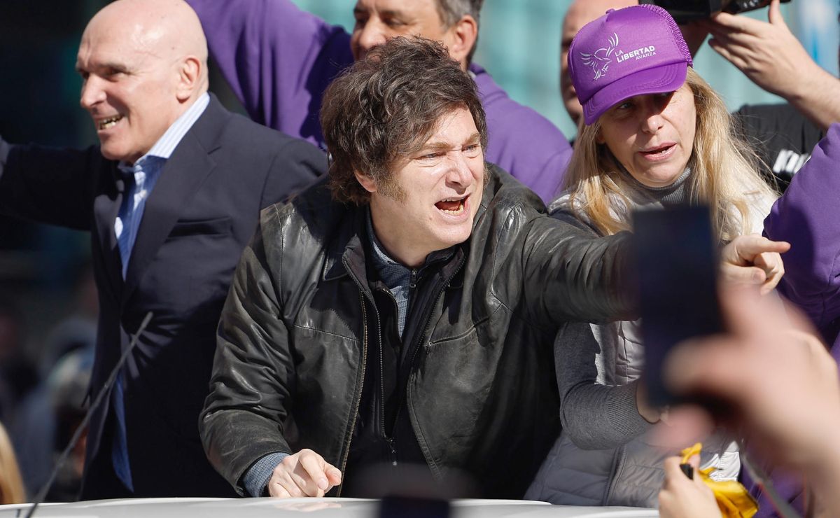 Milei sufre un duro golpe electoral ante el peronismo