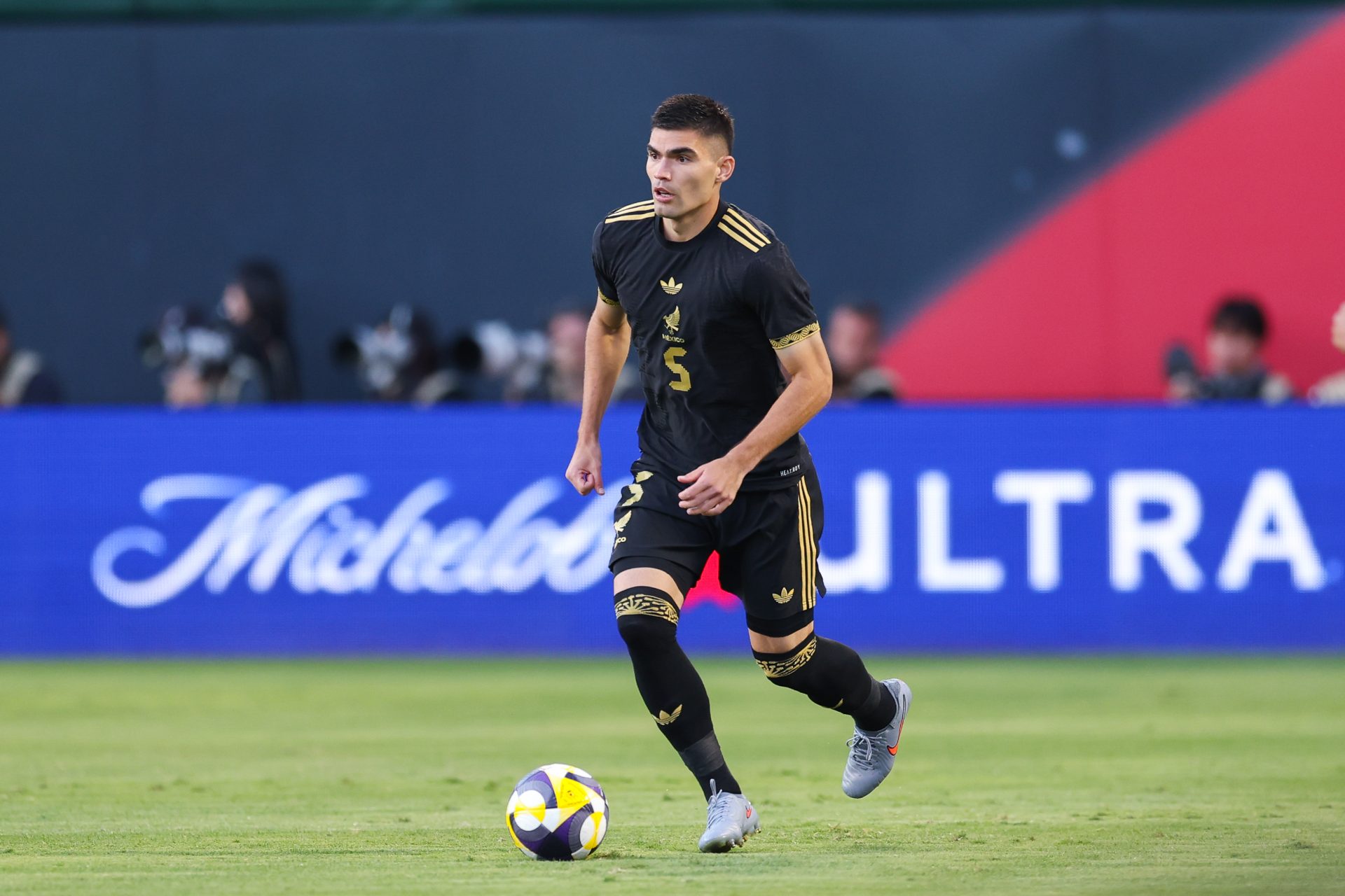 México y Japón aburren en Oakland