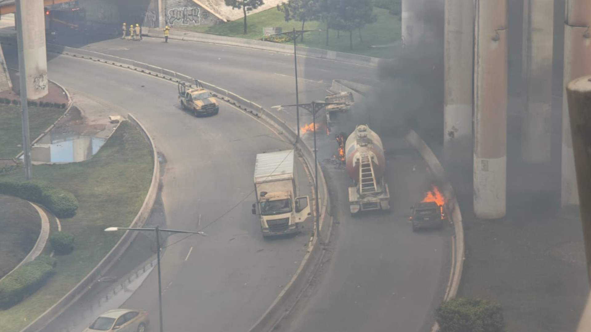 Explosión de pipa en el Puente de la Concordia deja 3 muertos y 70 lesionados