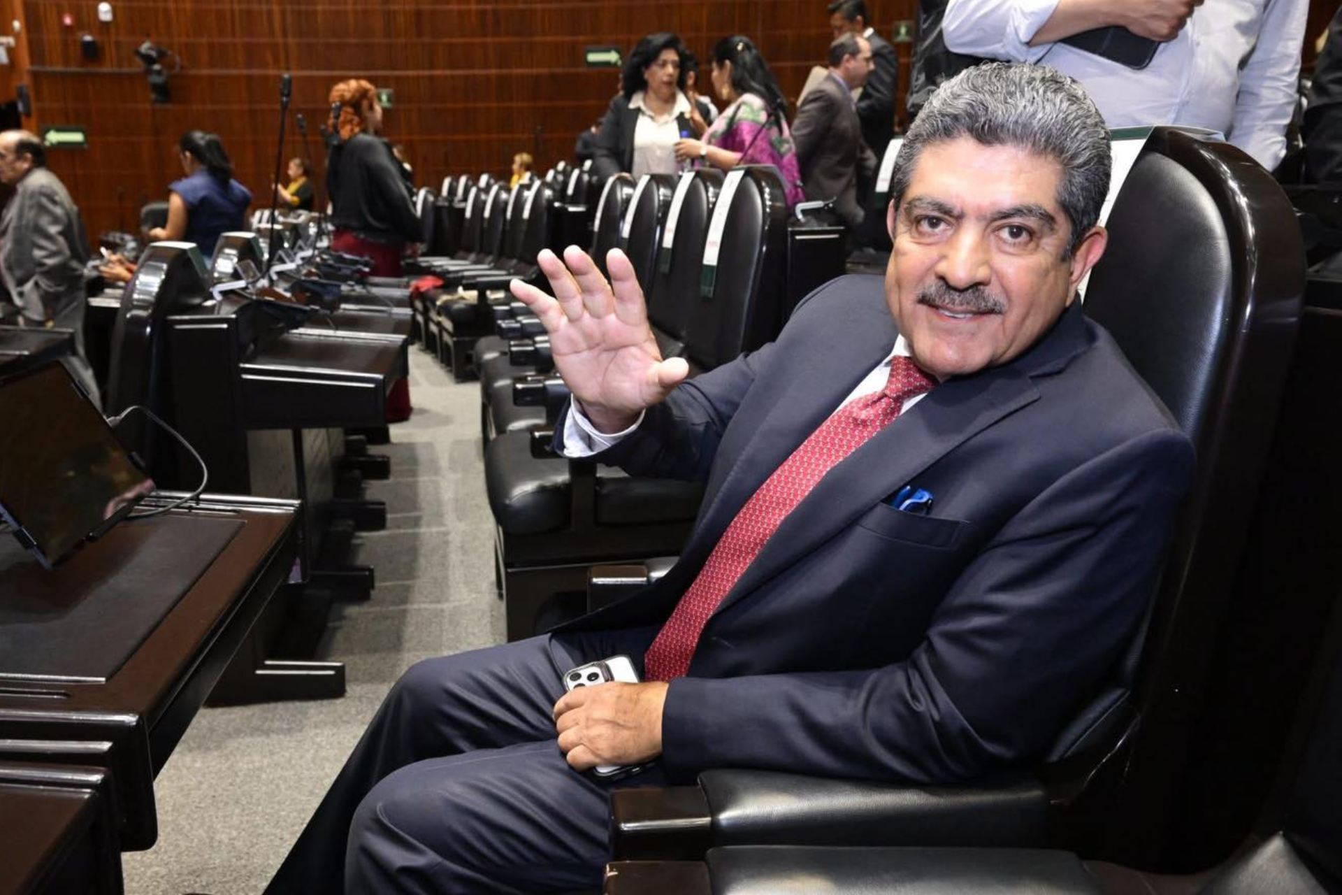 Hospitalizan al diputado morenista Manuel Espino; esto se conoce sobre su salud