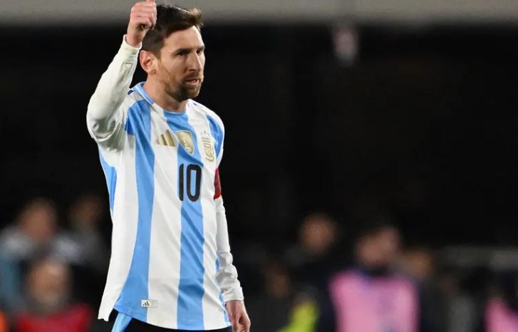 Messi celebra con ‘doblete’ su adiós de Eliminatorias en Argentina