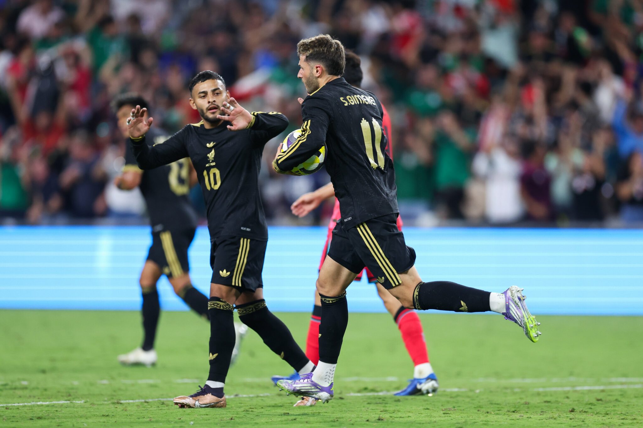 México rescata el empate ante Corea del Sur