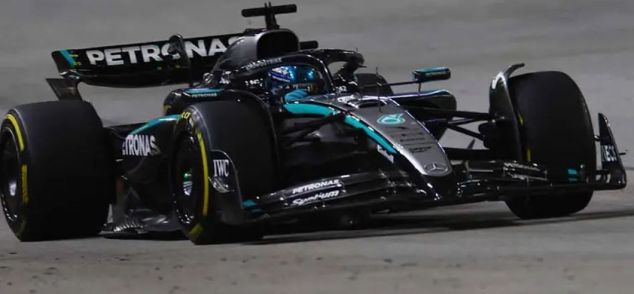 Gana George Russell en Singapur sobre Verstappen y McLaren