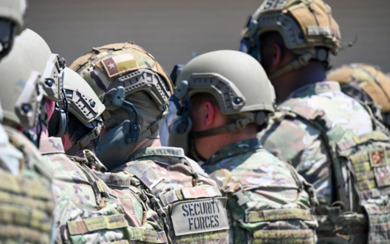 Autoriza Texas el envío de tropas de su Guardia Nacional a otros estados