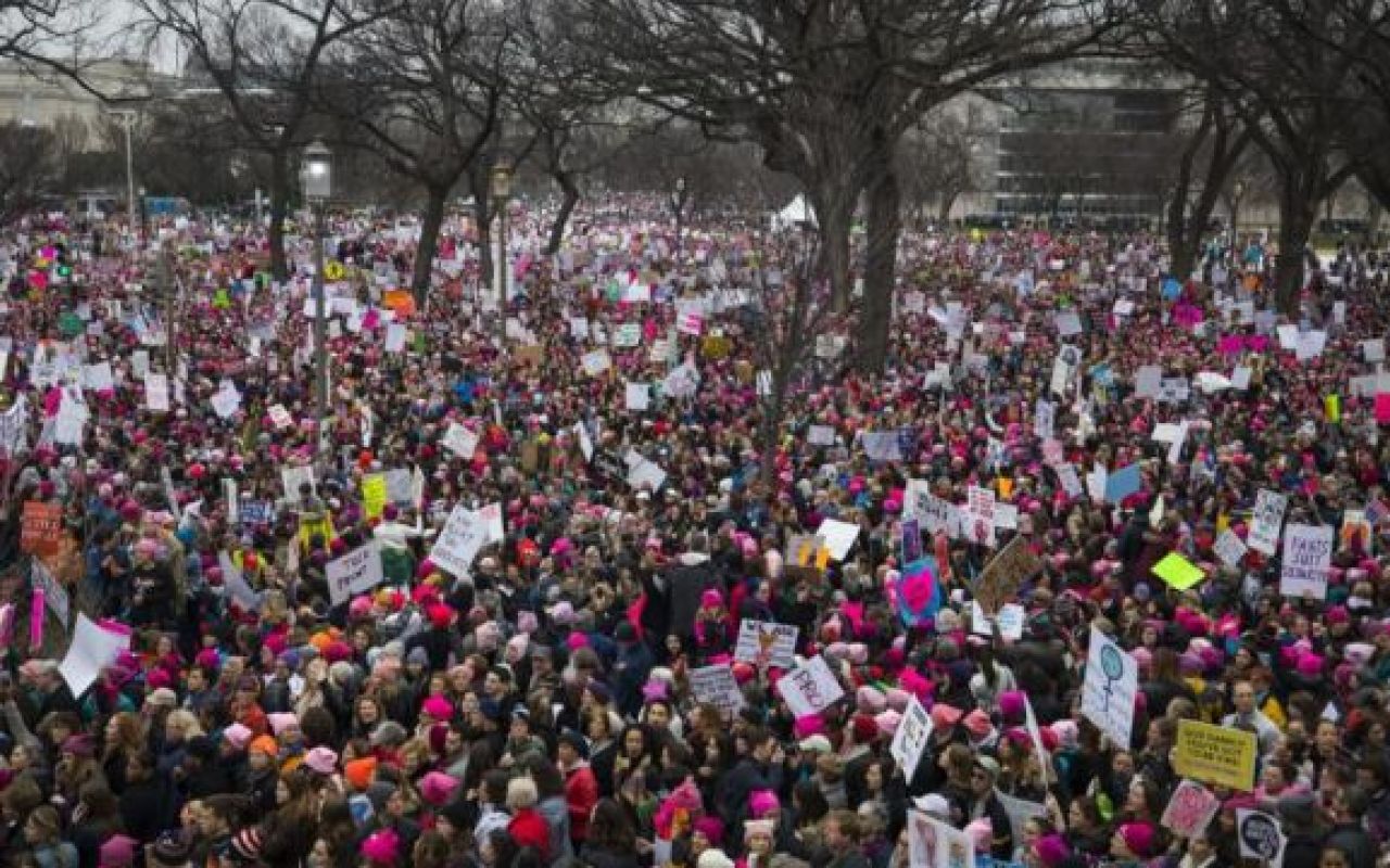 Protestaron miles de personas contra Trump