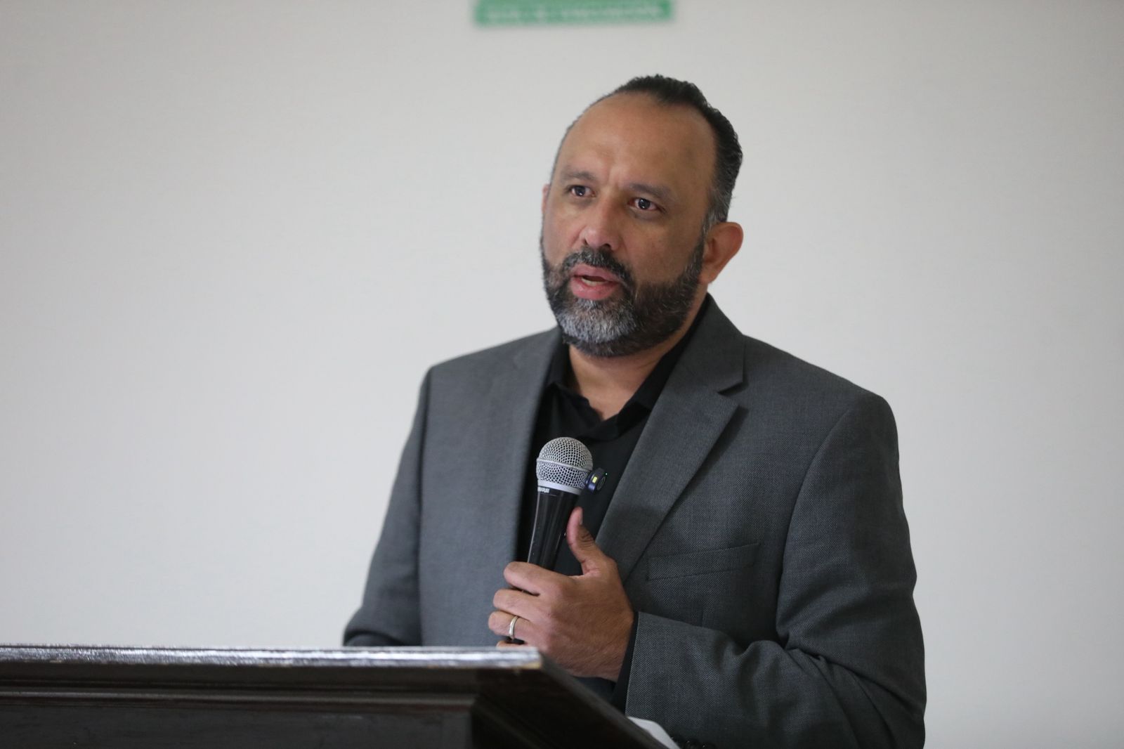 Secretario del Ayuntamiento toma protesta a Unidad Interna de Protección Civil