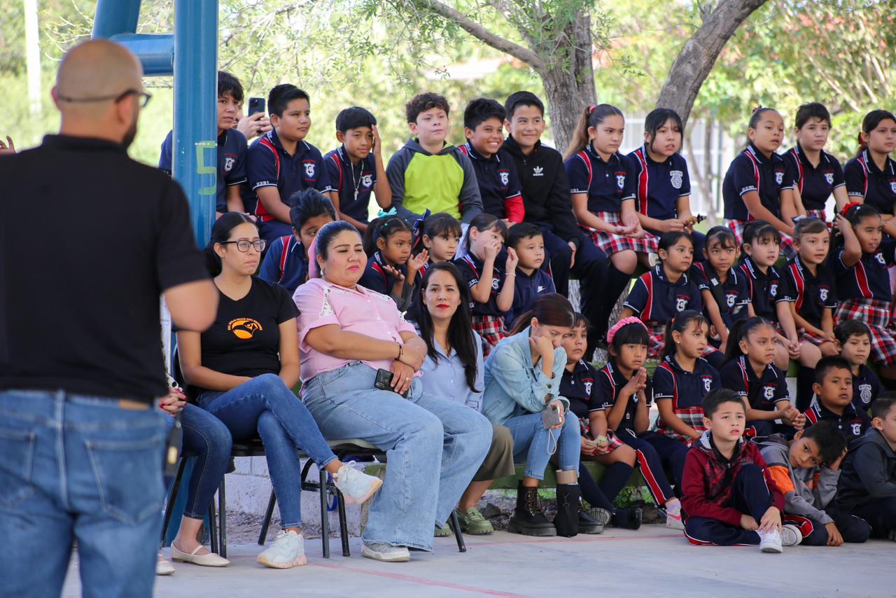 Promueven salud mental infantil con teatrino de títeres en Delicias