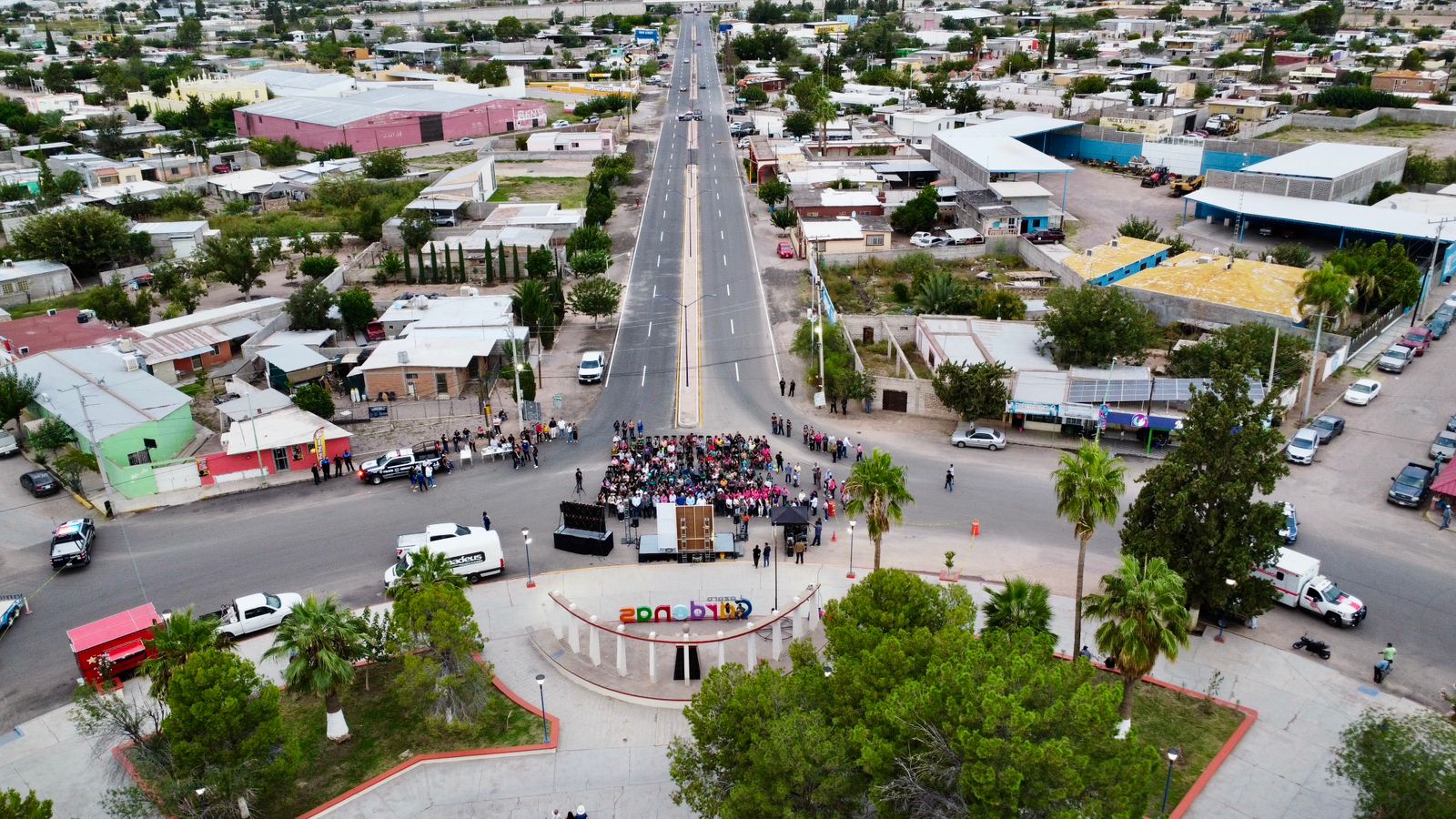 Entrega Miriam Soto rehabilitación de calle Principal de Lázaro Cárdenas en Meoqui