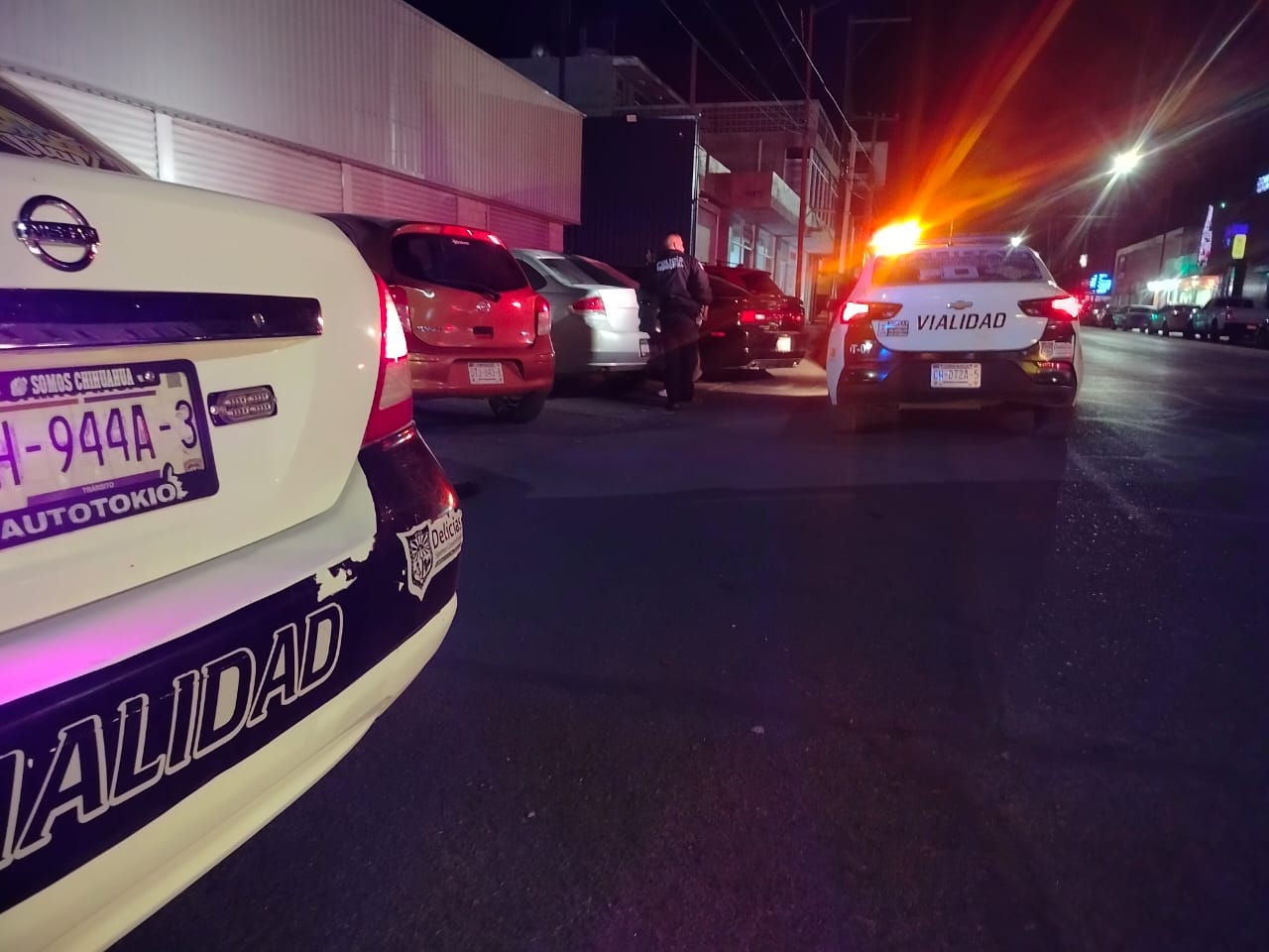 Choque entre Hilux y Civic en el centro de la ciudad dejó solo daños materiales