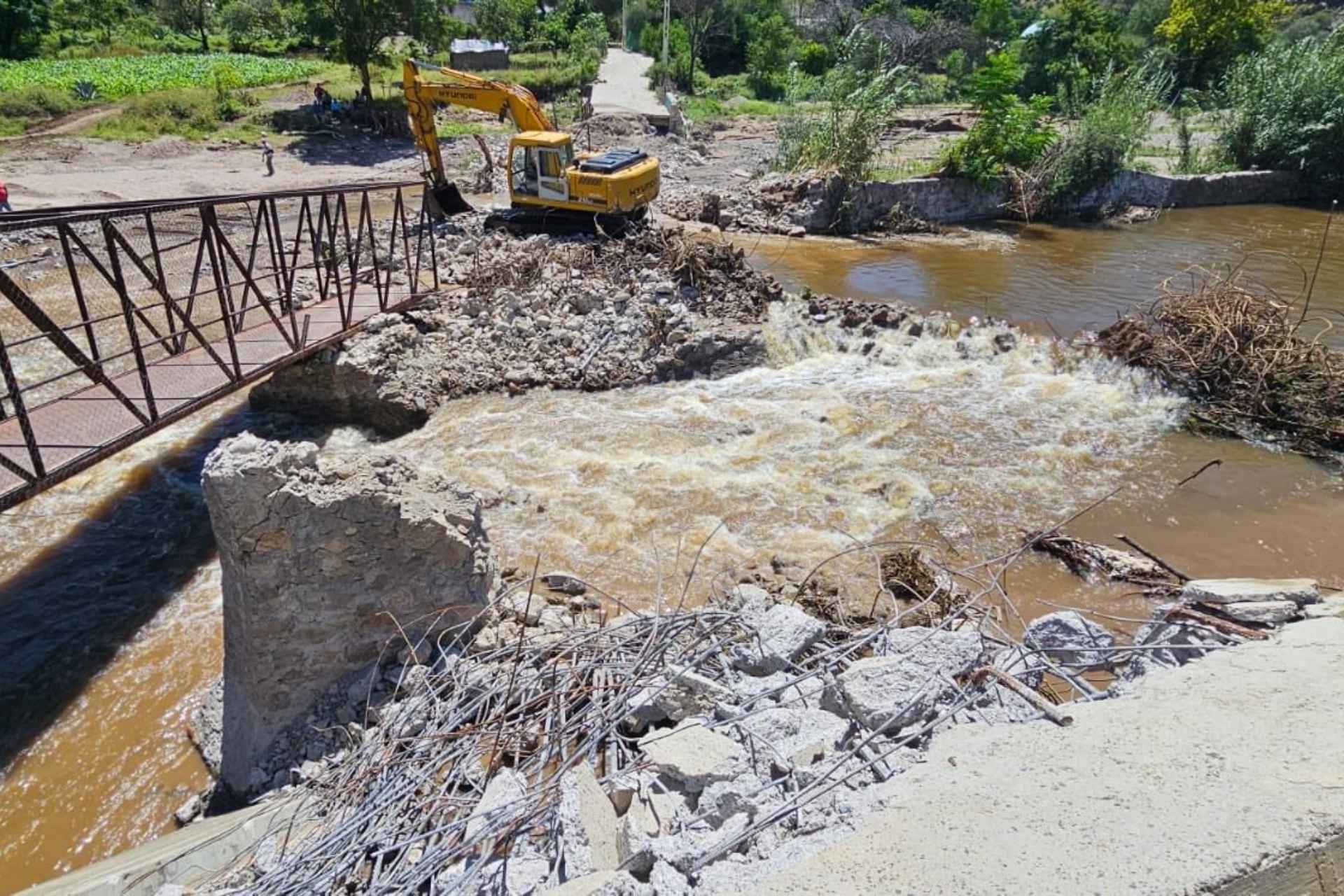 SICT registra más de 300 localidades incomunicadas tras las lluvias