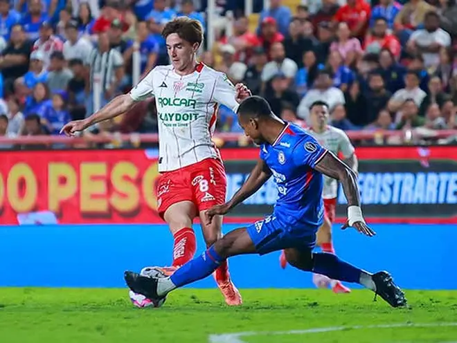 Cruz Azul sufre dos goles anulados y empata con Necaxa