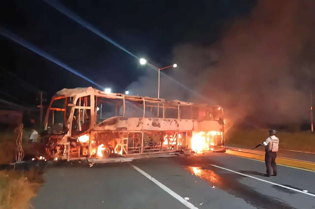 Se quedan varados en Zacatecas estudiantes de la Uach por narcobloqueos