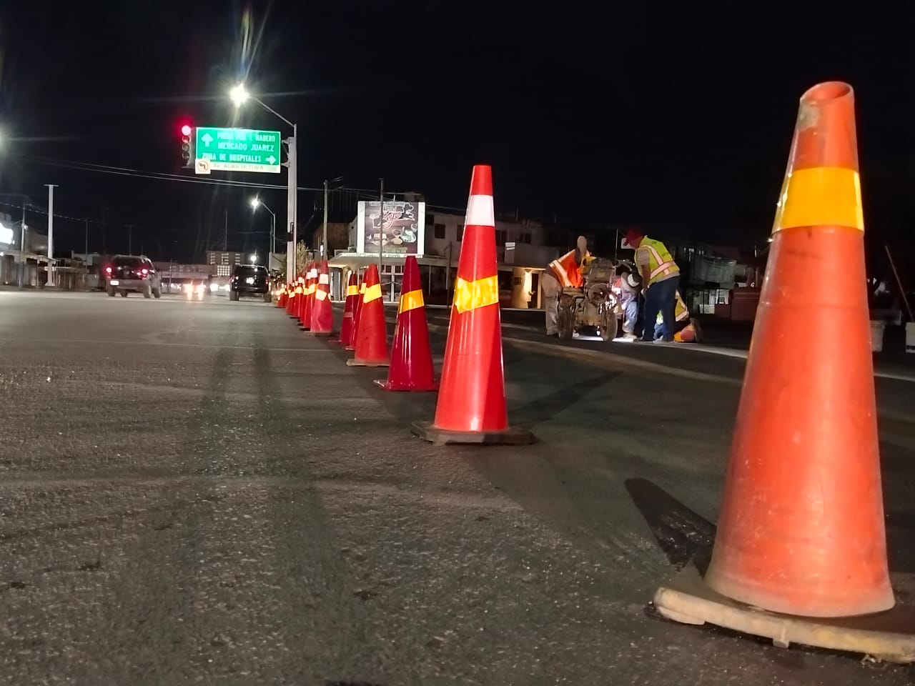 Repintan los pasos peatonales en la avenida Agricultura; piden extremar precauciones