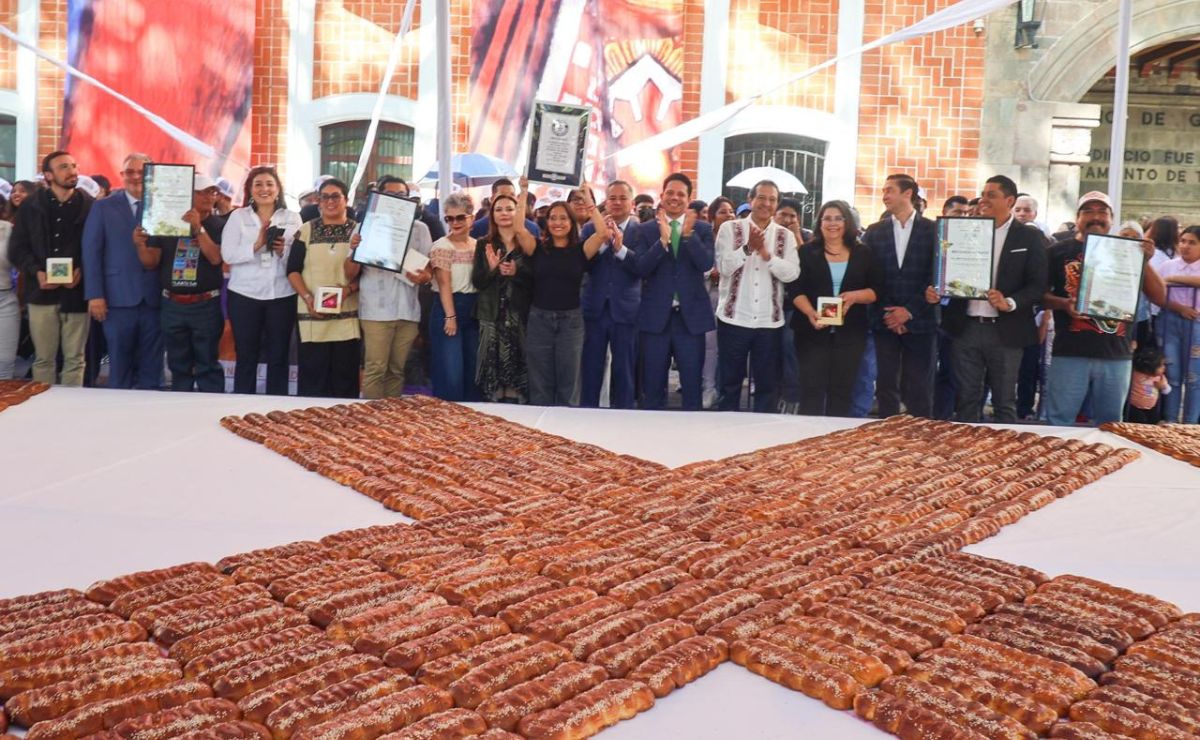 Tlaxcala logra tercer Récord Guinness con el pan de fiesta más grande del mundo