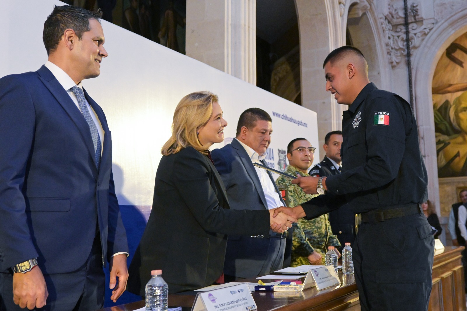 Maru Campos encabeza toma de protesta a 180 elementos de formación inicial de la SSPE