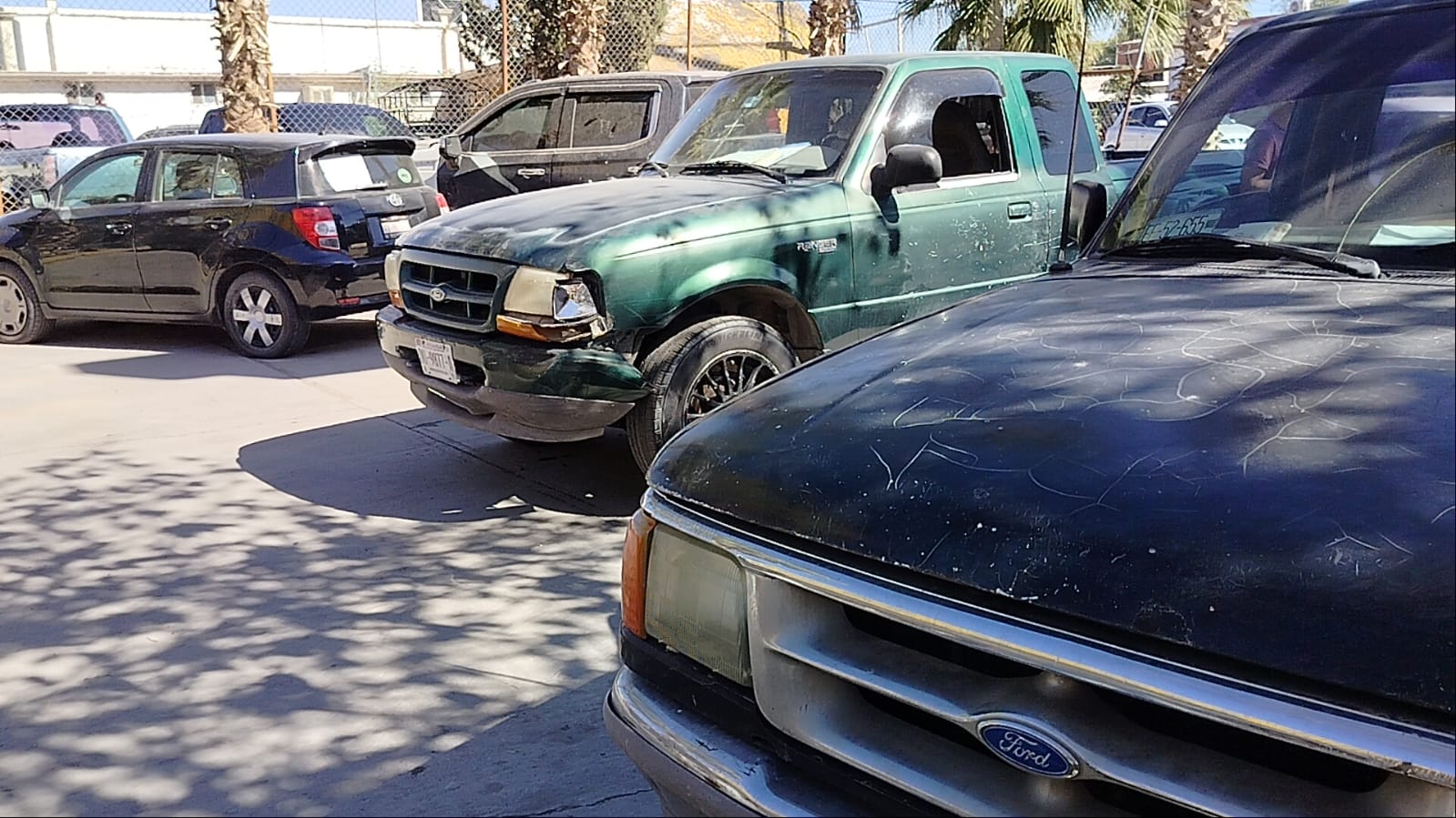 Choque entre dos pick-up en la Fernando Baeza dejó daños por 15 mil pesos