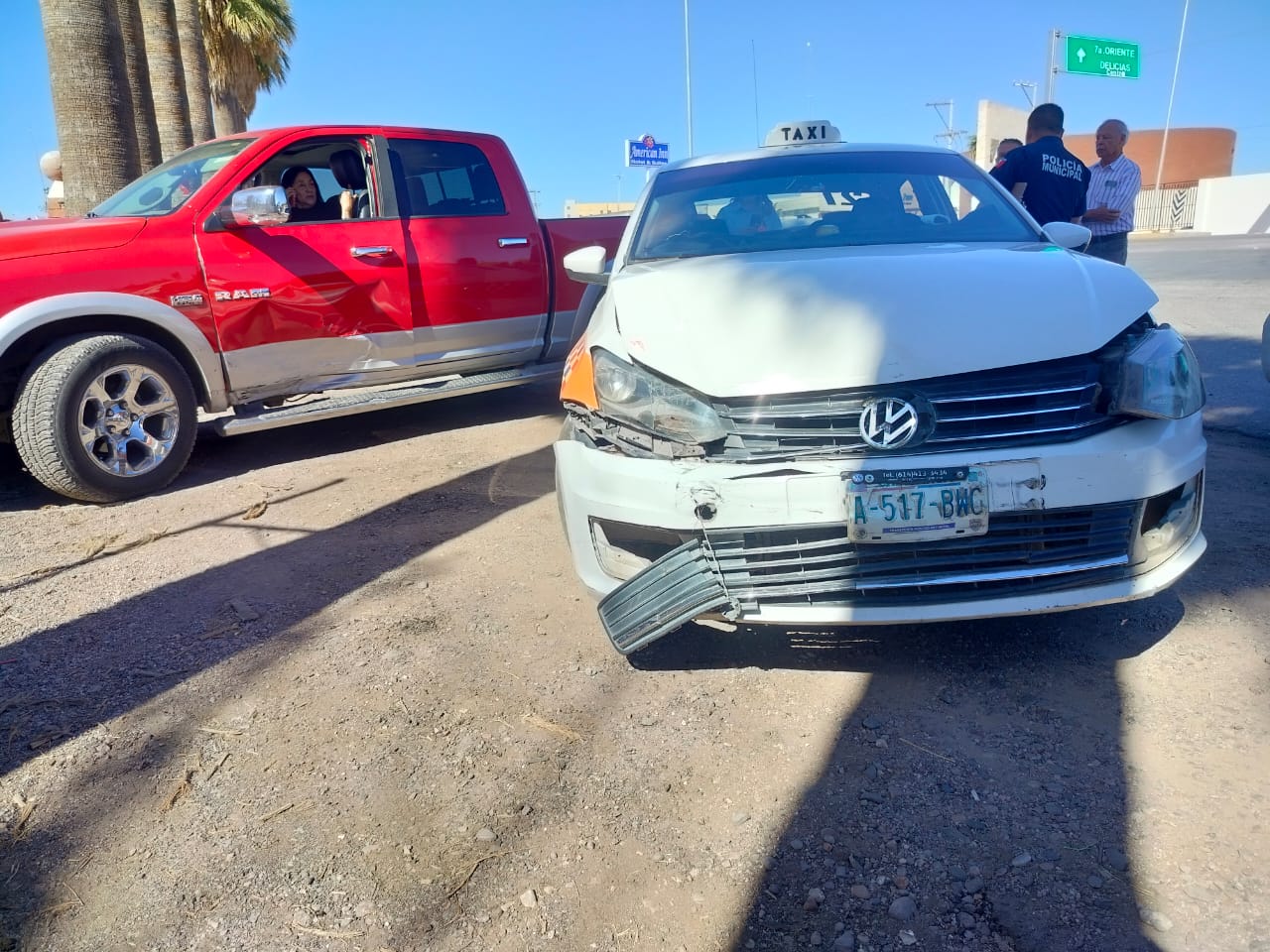 Fuerte choque cerca del puente de Soriana causó movilización y daños por más de 100 mil pesos