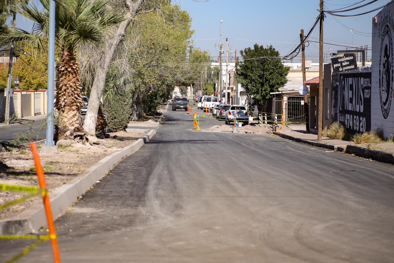 Constata Valenciano colocación de alumbrado y apertura vial en tramo de la avenida Carlos Blake