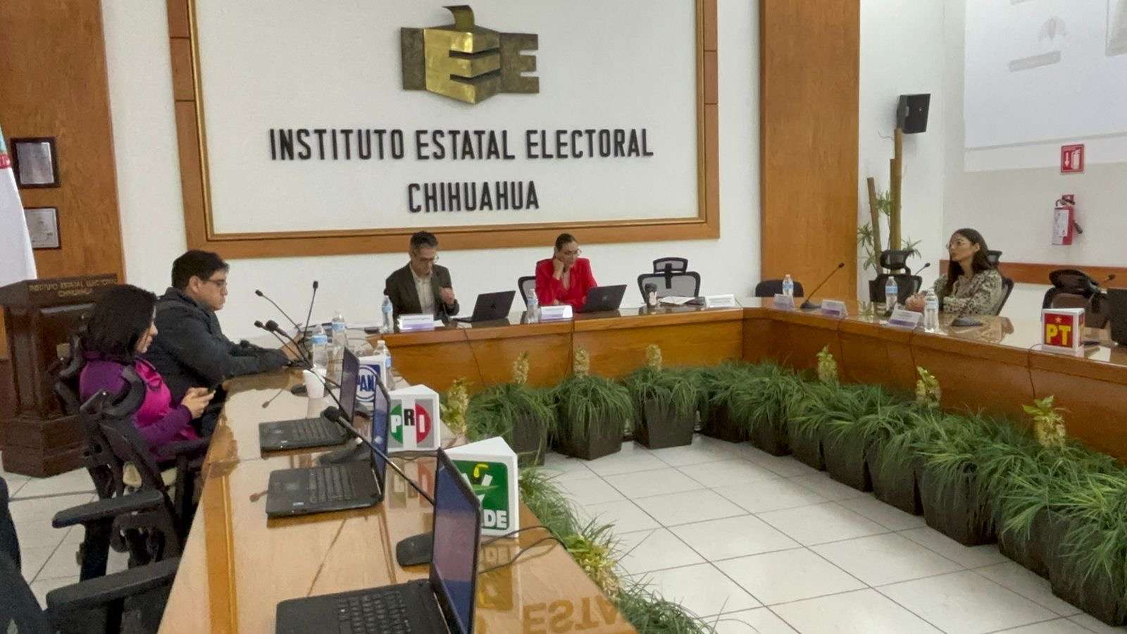 Recortan $230 millones al Presupuesto de Egresos del IEE para 2026